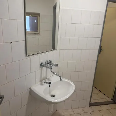Rodinny - Az Pro 6 Hostu *